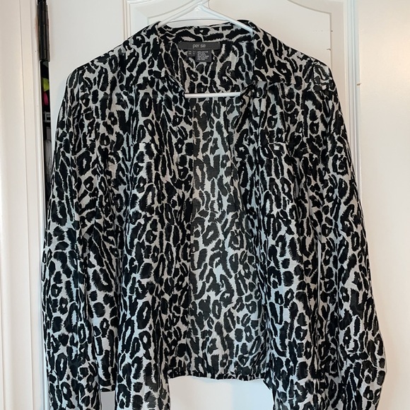 Per Se women’s US size 4 Leopard Print Button Downshirt black and white - Picture 4 of 4